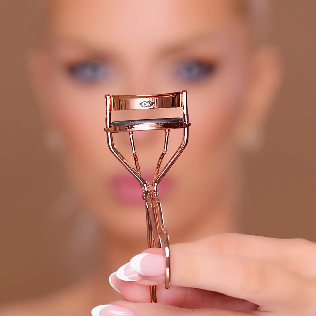 Eyelash curler